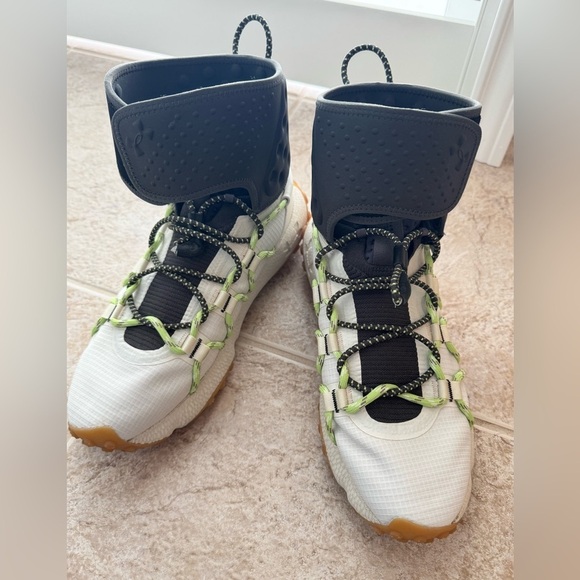 Under Armour Other - Under Armour HOVR Sneakers